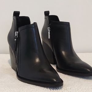 Sexy Black Leather Ankle Boots By Gianni Bini 8.5
